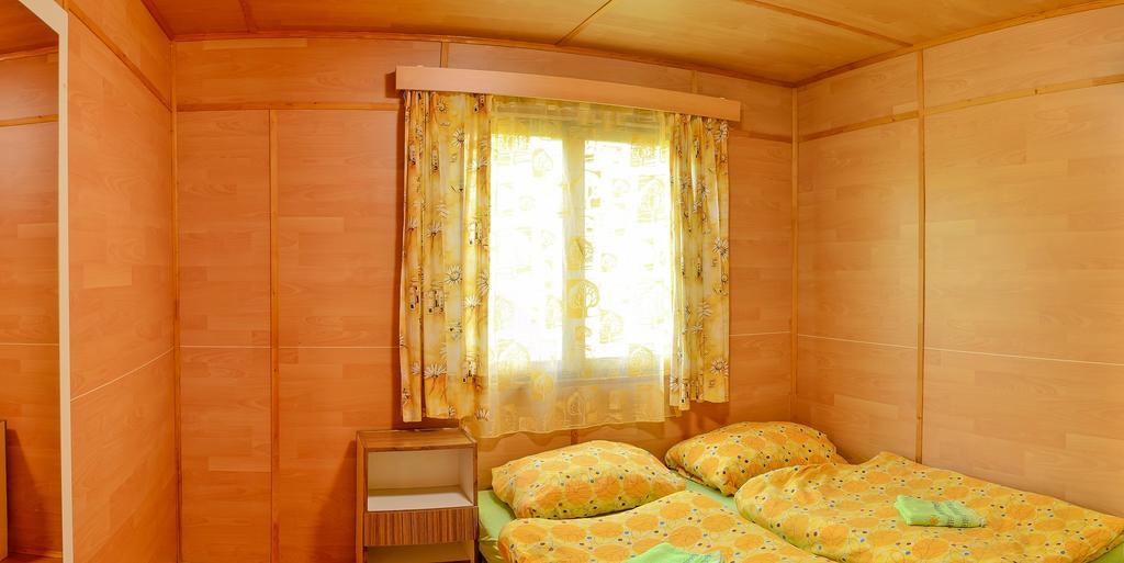 Camp Vary - Vitkova Hora - Veitsberg Karlovy Vary Room photo